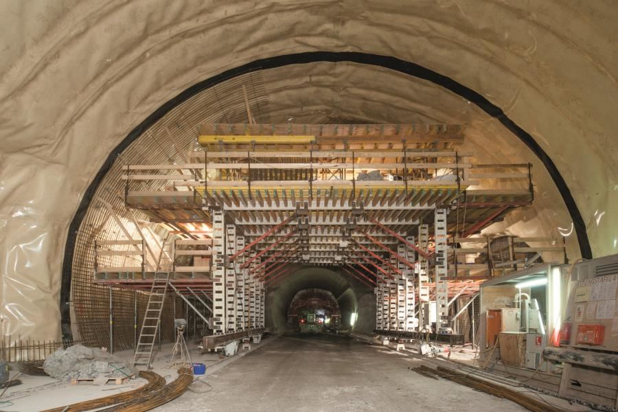Przykład tunelu Branich:
NOEtec - idealny system szalunkowy
dla projektów inżynieryjnych - zdjęcie: NOEtec Branichtunnel 04.jpg